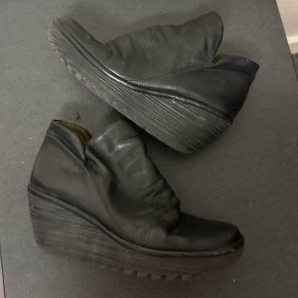 Fly London Yip Leather Wedge Boot Black Leather Size 39 8-8.5 Comfort Shoes - Picture 3 of 14